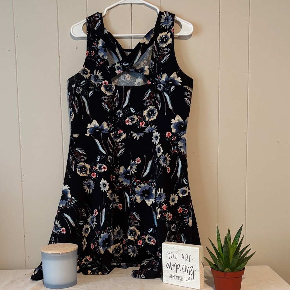 Kaileigh Black Floral Midi Dress with Blue & White Flowers - Picture 2 of 3